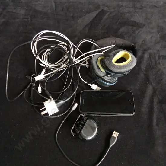 MIX OF ELECTRONICS UNTESTED