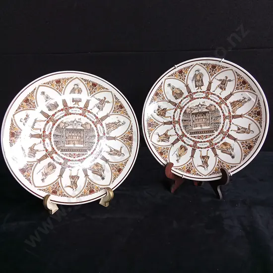 2 VINTAGE WEDGEWOOD DECORATIVE PLATES