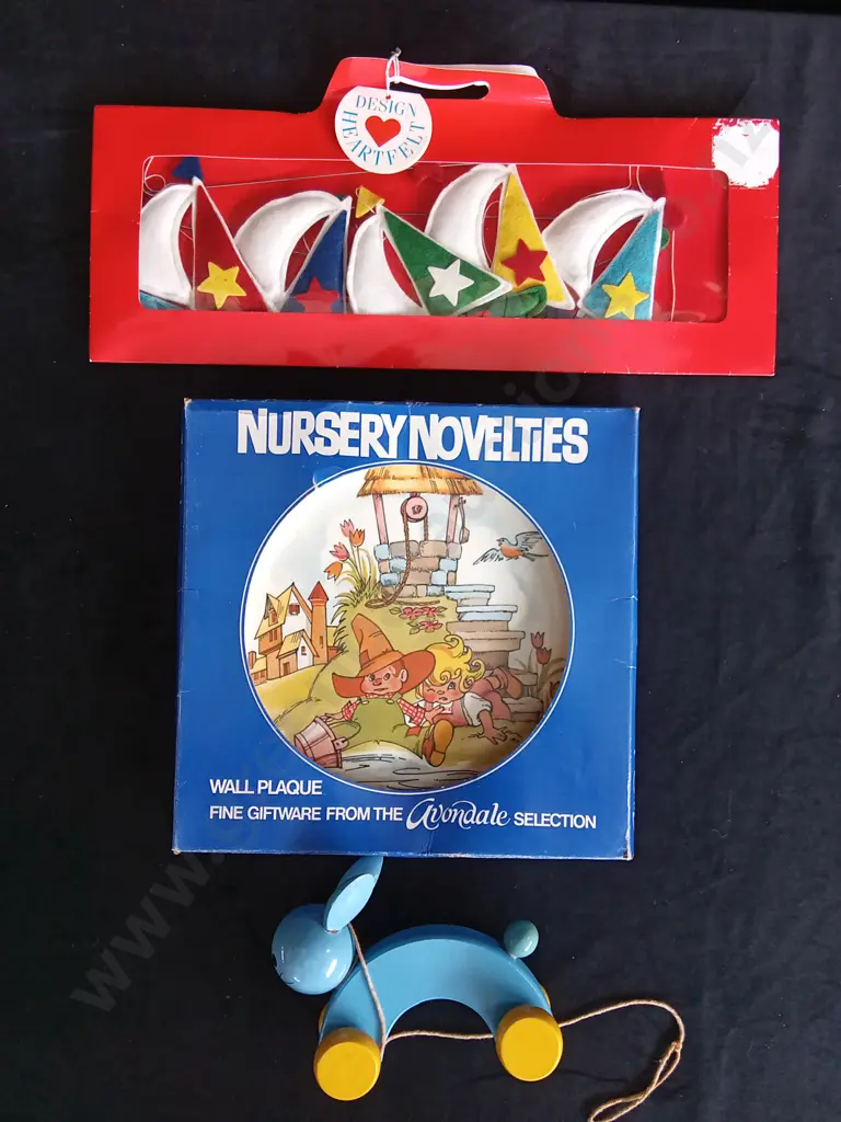 3 PIECES VINTAGE NURSERY DECOR AND WOODEN TOY Image 1++