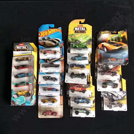18 PIECES BRAND NEW TOY CARS