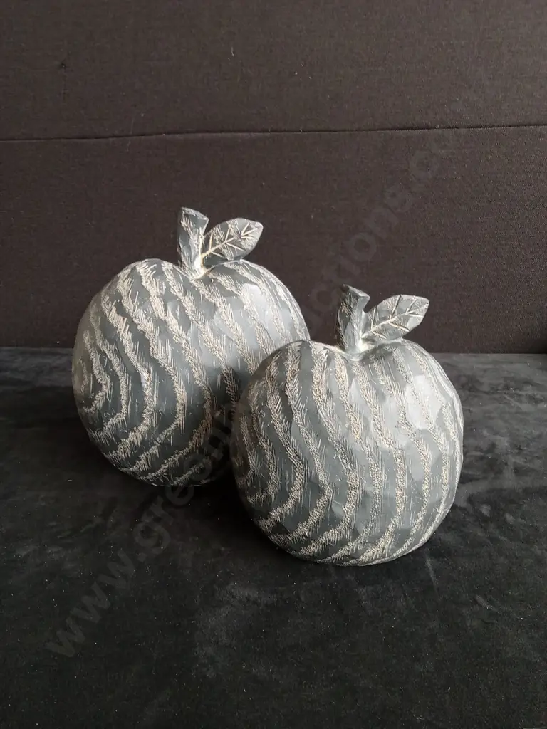 TAKASHO FIGURINE APPLES SET OF TWO TALLEST H 24CM BRAND NEW Image 1++