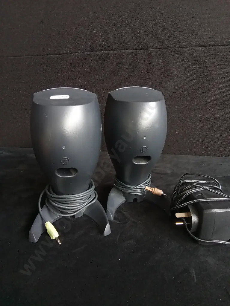 PAIR OF HARMAN KARDON COMPUTER SPEAKERS Image 1++