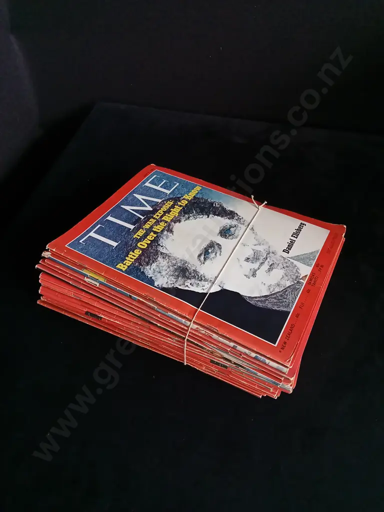 26 ISSUES OF TIME MAGAZINE 1971 Image 1++