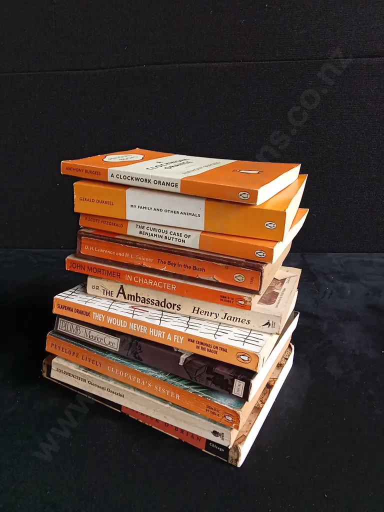 36 PIECES MIX OF BOOKS Image 1++