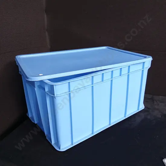 2 PIECES LARGE PLASTIC CONTAINERS