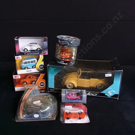 8 PIECES DIECAST MODEL CARS, PACKAGED, MATCHBOX, MAJORETTE, HOT WHEELS, SOLIDO, CARARAMA, MY66 MING YING