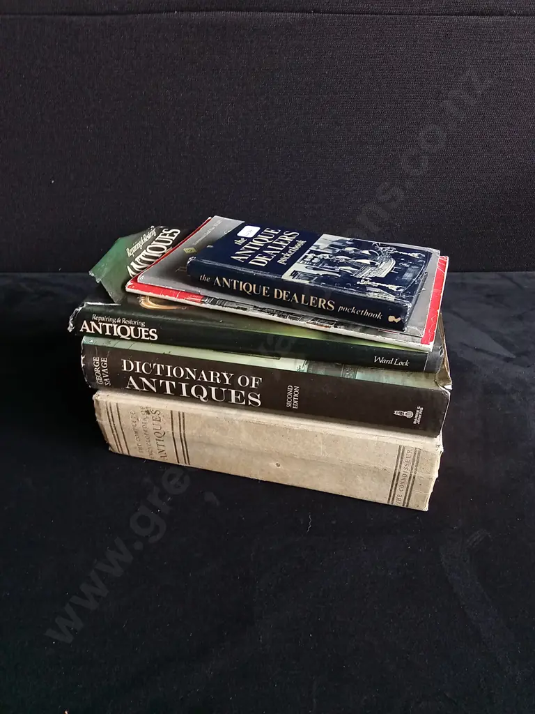 6 PIECES BOOKS ON ANTIQUES Image 1++