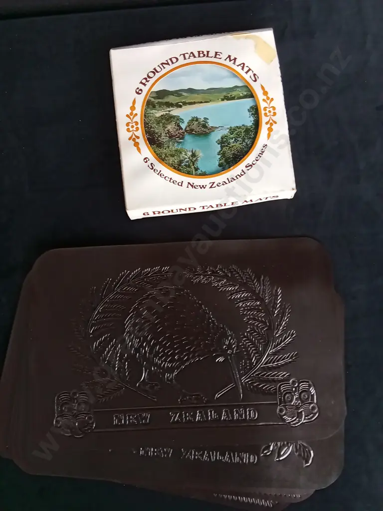12 PIECES VINTAGE NEW ZEALAND TABLE MATS Image 1++