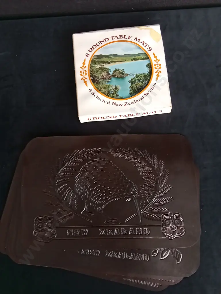 12 PIECES VINTAGE NEW ZEALAND TABLE MATS Image 1++