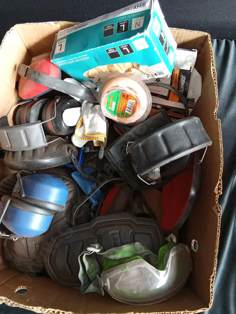 BOX OF SAFETY GEAR, GLASSES, EAR  PROTECTORS, LATEX GLOVES AND KNEE PADS Image 1++