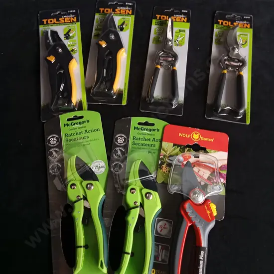 7 PIECES GARDENING TOOLS BRAND MEW, SECATEURS, PRUNING SHEARS