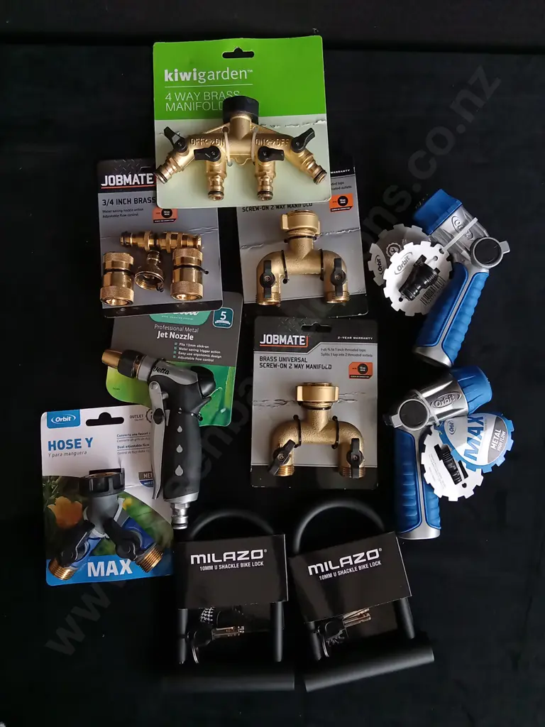 10 PIECES MIX BRAND NEW HARDWARE, BIKE LOCKS, GARDEN HOSE ACCESSORIES Image 1++