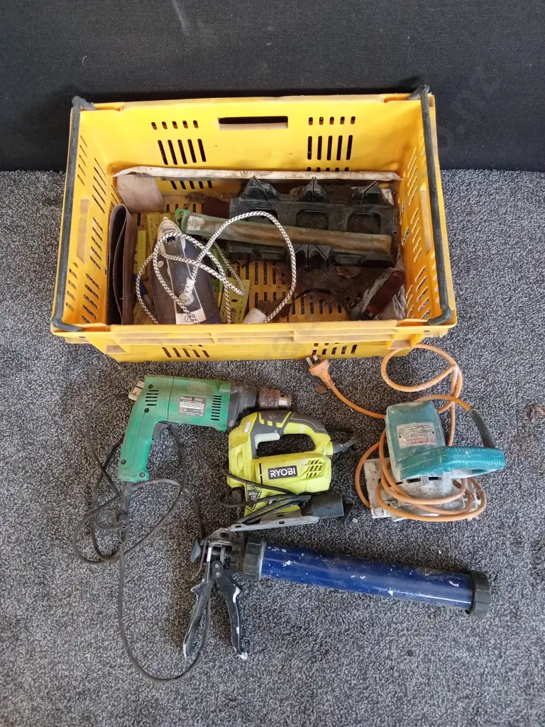 BOX TOOLS INC MAKITA CIRCULAR SAW RYOBI JIGSAW MAKITA DRILL PLUS GREASE GUN AND IRON Image 1++