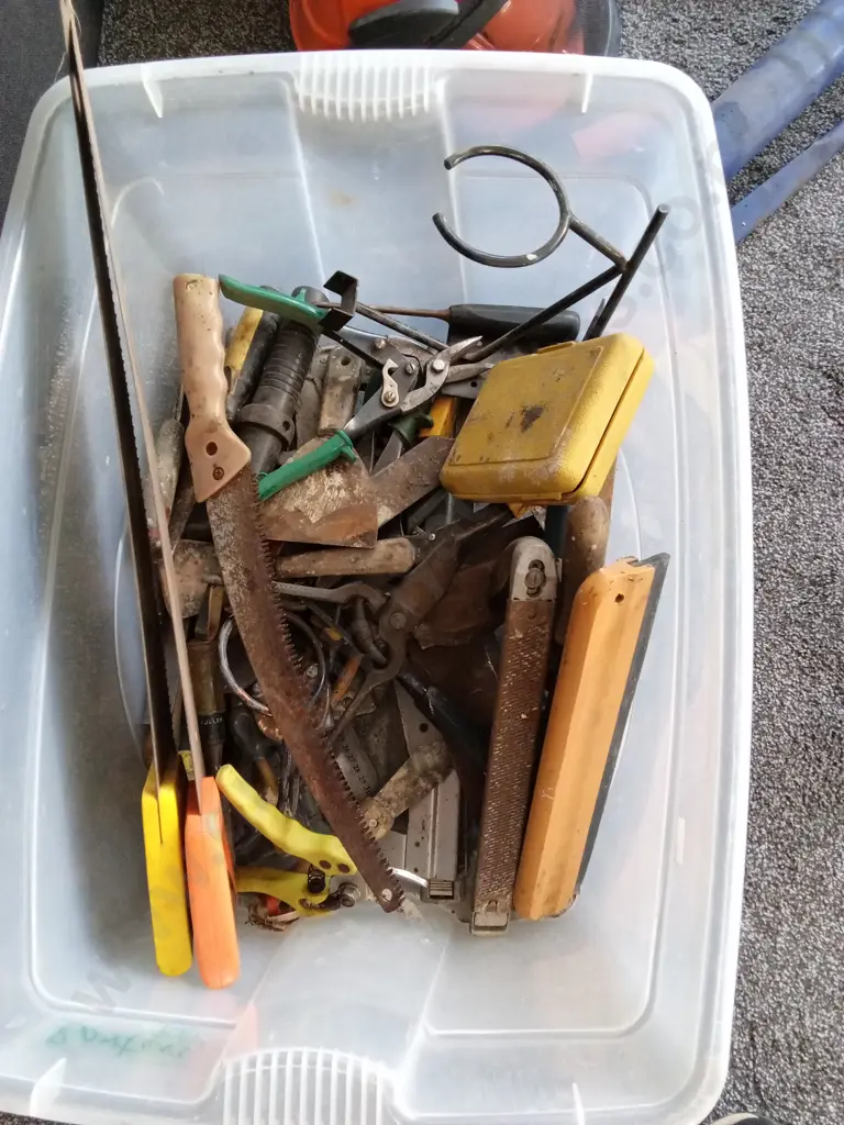 PLASTIC BIN CONTAINING VARIOUS HAND TOOLS SAWS, CHISELS, CLAMPS, SCREWDRIVERS PLUS STIHL SAFETY HELMET HELMET, BO Image 1++