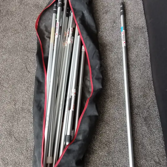 BAG OF ZIPWALL SPRING LOADED POLES FOR DUST CONTAINMENT SET UP. 15 POLES IN TOTAL