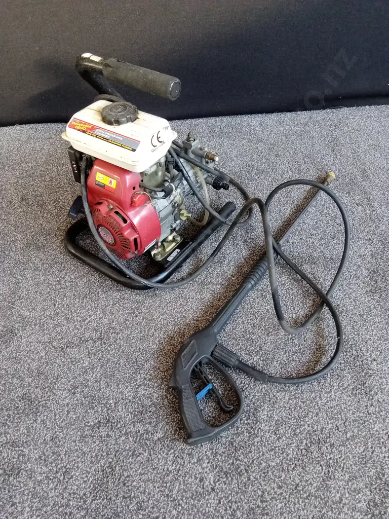 POWERJET 1600 PETROL WATER BLASTER UNTESTED BUT MOTOR TURNS 3HP 1595 PSI Image 1++