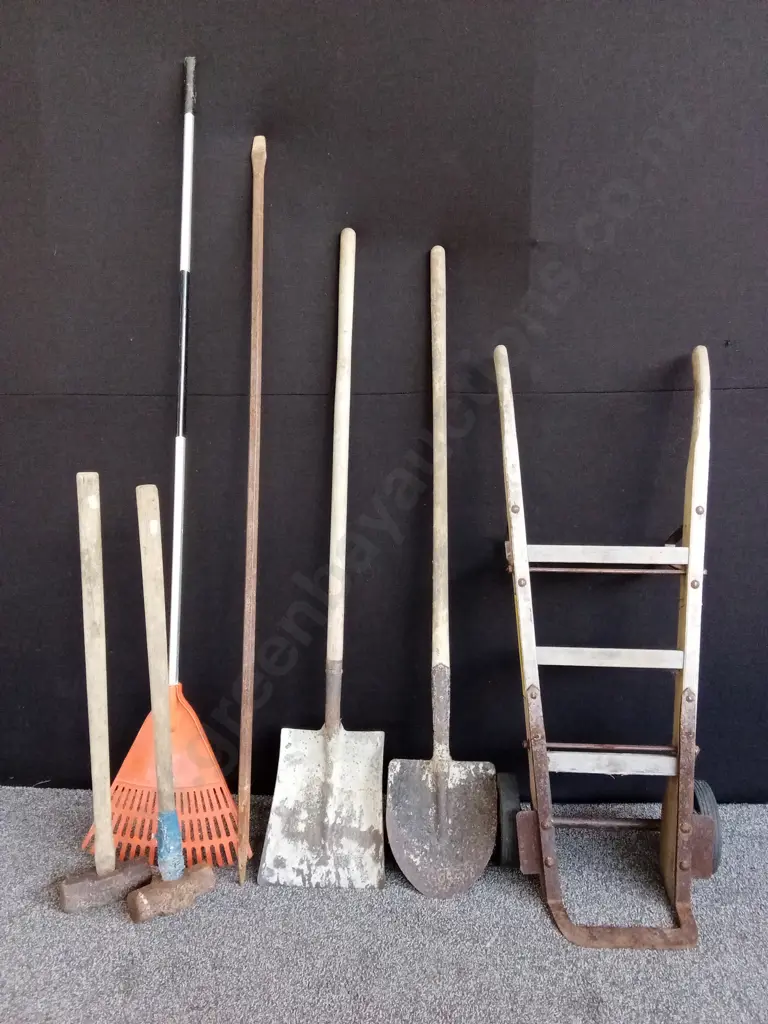 SWINNOCK SACK BARROW, 2X LONG HANDLED SHOVELS, BREAKER BAR, 2X SLEDGE HAMMERS AND GRASS RAKE Image 1++