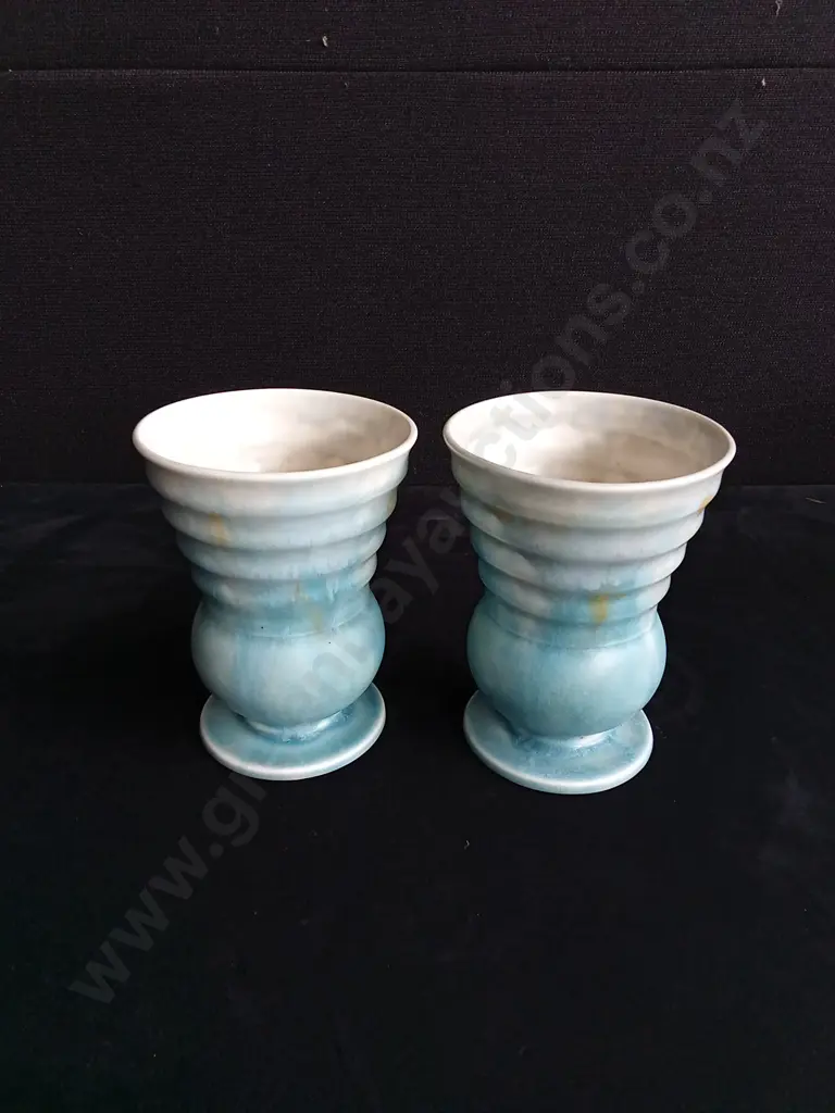2 VINTAGE CERAMIC VASES Image 1++