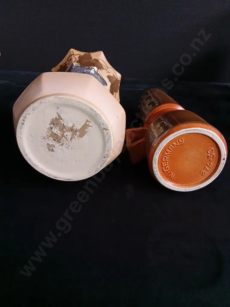 2 VINTAGE VASES, MADE IN GERMANY AND MADE IN ENGLAND TALLEST H 30CM Image 1++