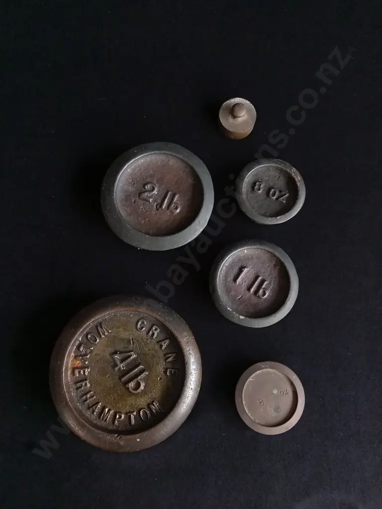 SET OF VINTAGE BRASS BUN WEIGHTS Image 1++