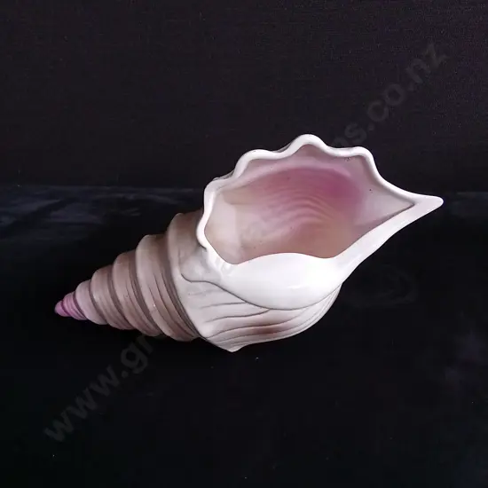 VINTAGE CERAMIC CONCH SHELL