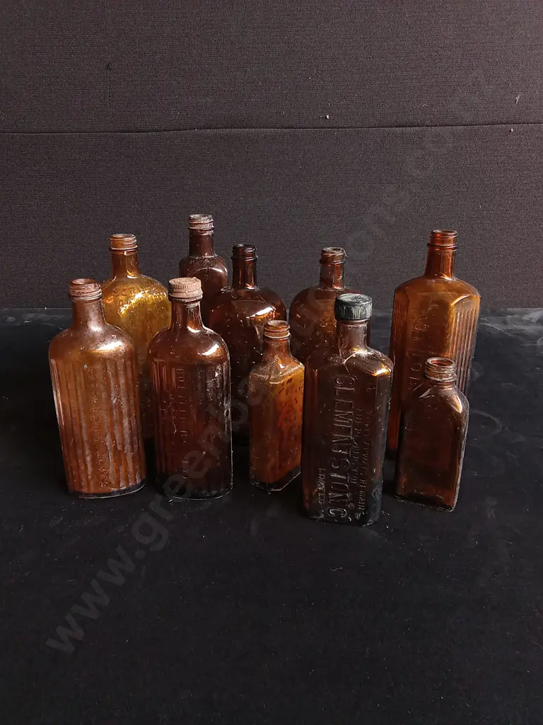 10 VINTAGE AMBER SCREW TOP GLASS BOTTLES Image 1++