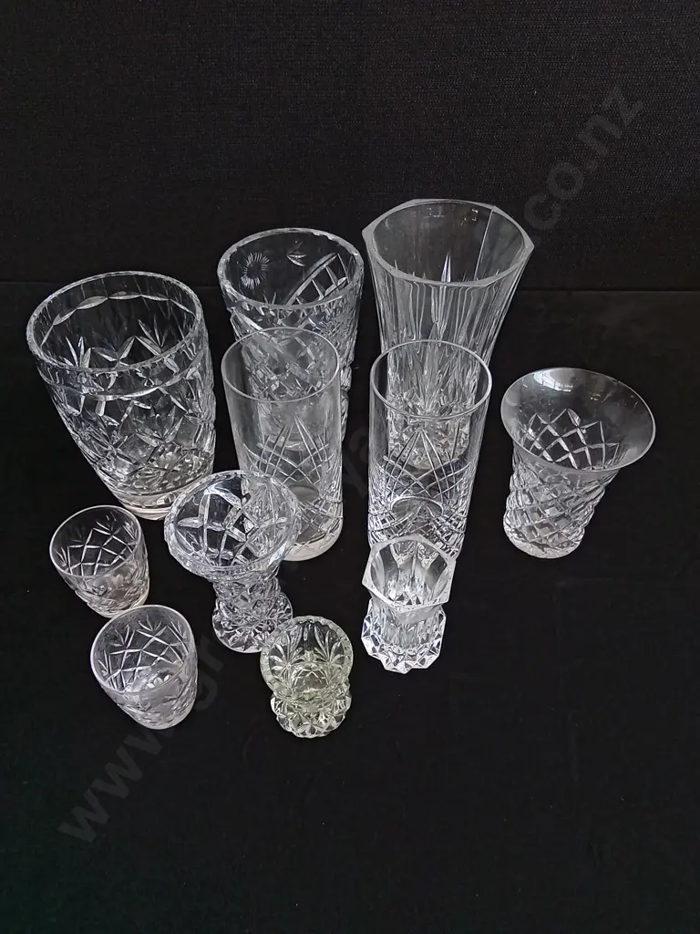 11 PIECES OF GLASSWARE MIX Image 1++
