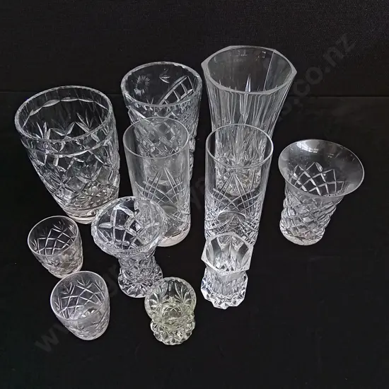 11 PIECES OF GLASSWARE MIX