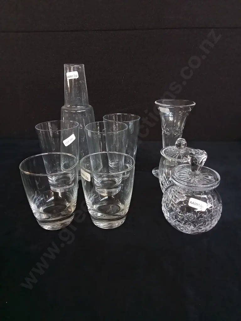 9 PIECES GLASWARE MIX Image 1++