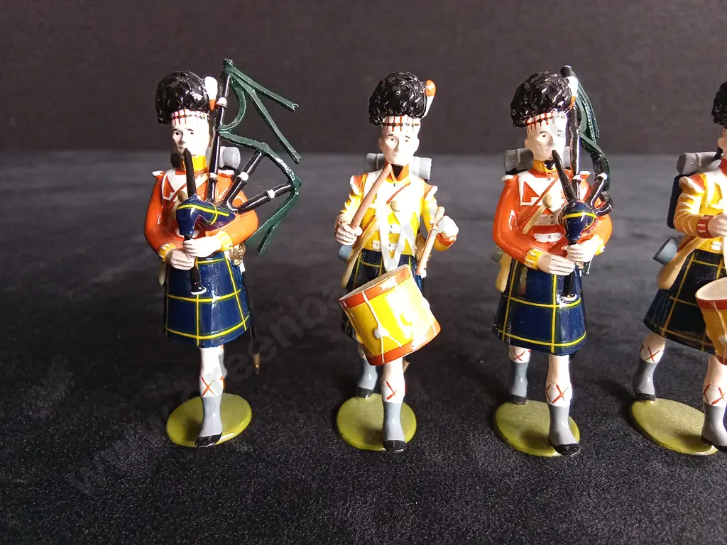 IMPERIAL PRODUCTIONS 1:32 SCALE SOLDIERS, NO 121 BAND GORDON HIGHLANDERS, 1815, BOXED Image 1++