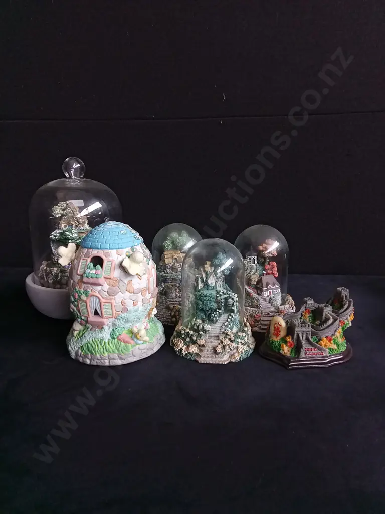 HOUSES IN DOMES AND 2 OTHER ORNAMENTS Image 1++