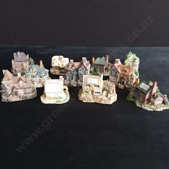 11 DECORATIVE HOUSE ORNAMENTS