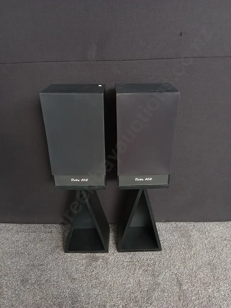 PAIR OF VINTAGE DELTA WHARFEDALE DELTA SPEAKERS Image 1++