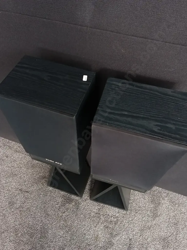 PAIR OF VINTAGE DELTA WHARFEDALE DELTA SPEAKERS Image 1++