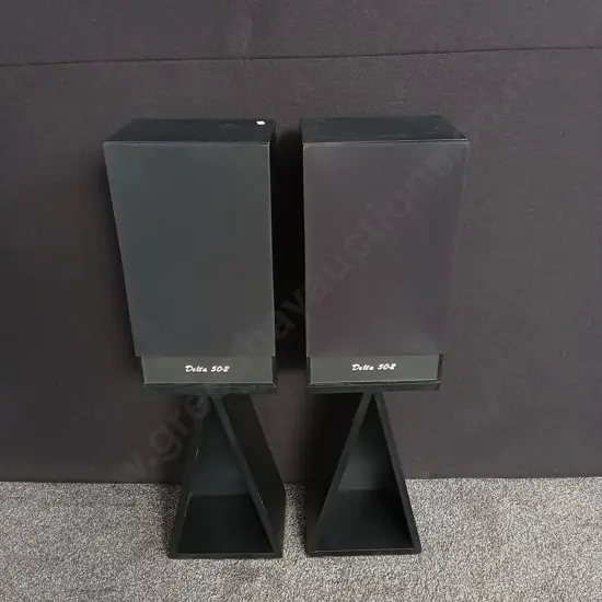 PAIR OF VINTAGE DELTA WHARFEDALE DELTA SPEAKERS