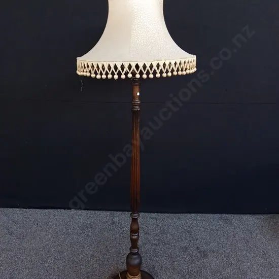 VINTAGE MAHOGANY FLOOR LAMP