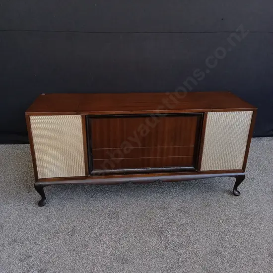 VINTAGE RADIOGRAM STEREO CONSOLE