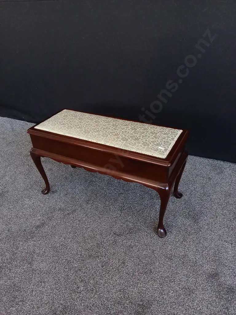 VINTAGE MAHOGANY PIANO BENCH WITH STORAGE Image 1++