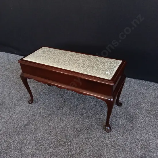 VINTAGE MAHOGANY PIANO BENCH WITH STORAGE