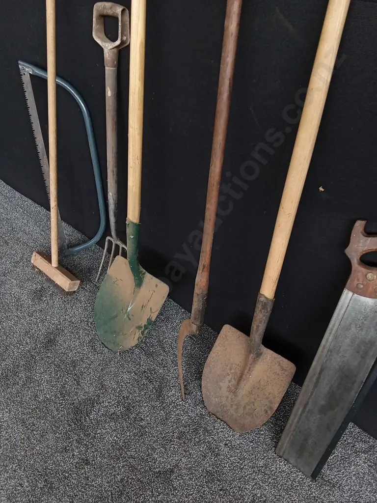 7 X GARDEN TOOLS Image 1++