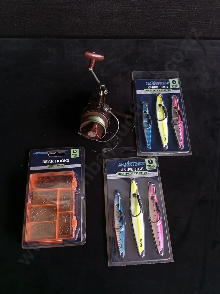 4 PIECES FISHING EQUIPMENT Image 1++