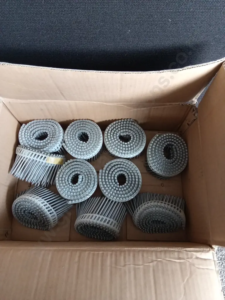 BOX OF COLLATED DELFAST NAIL COILS Image 1++