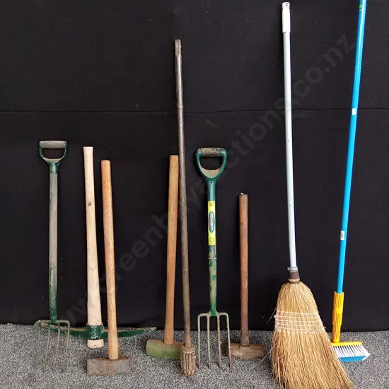 9 X GARDEN TOOLS