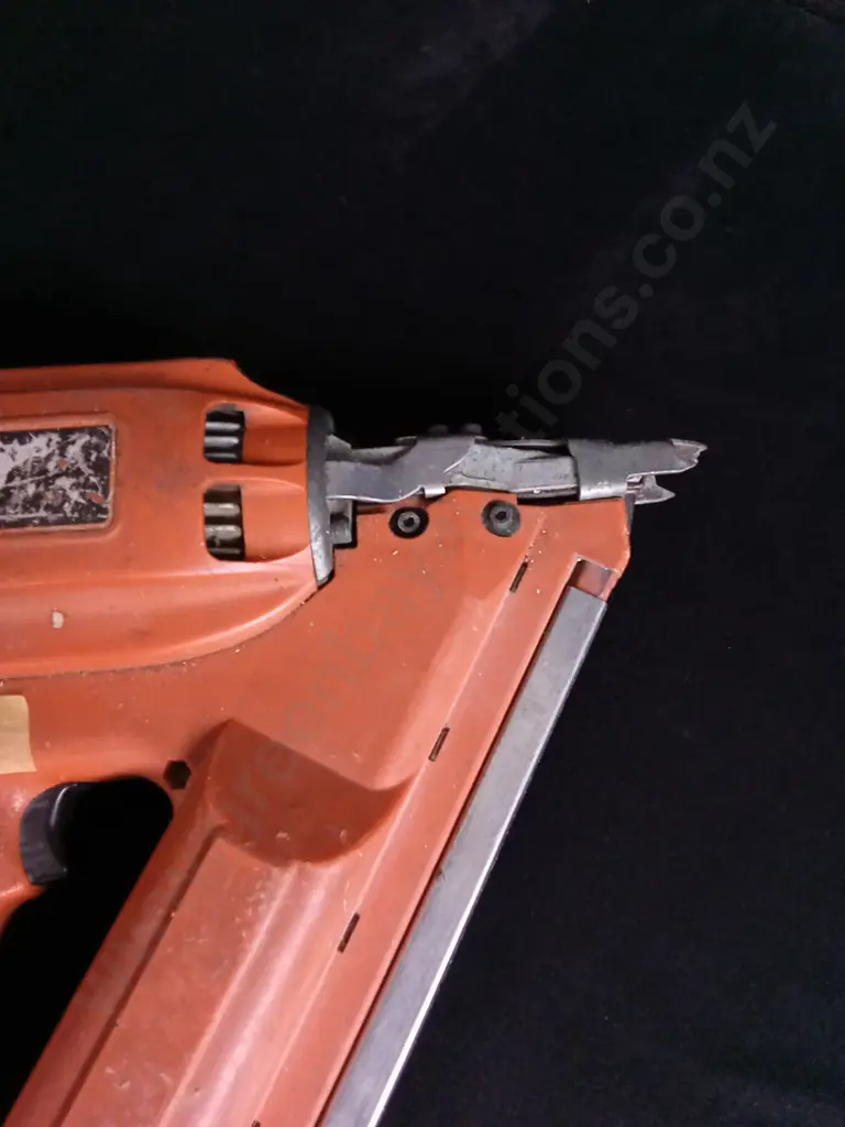 PASLODE IMPULSE GAS FRAMING NAILER Image 1++