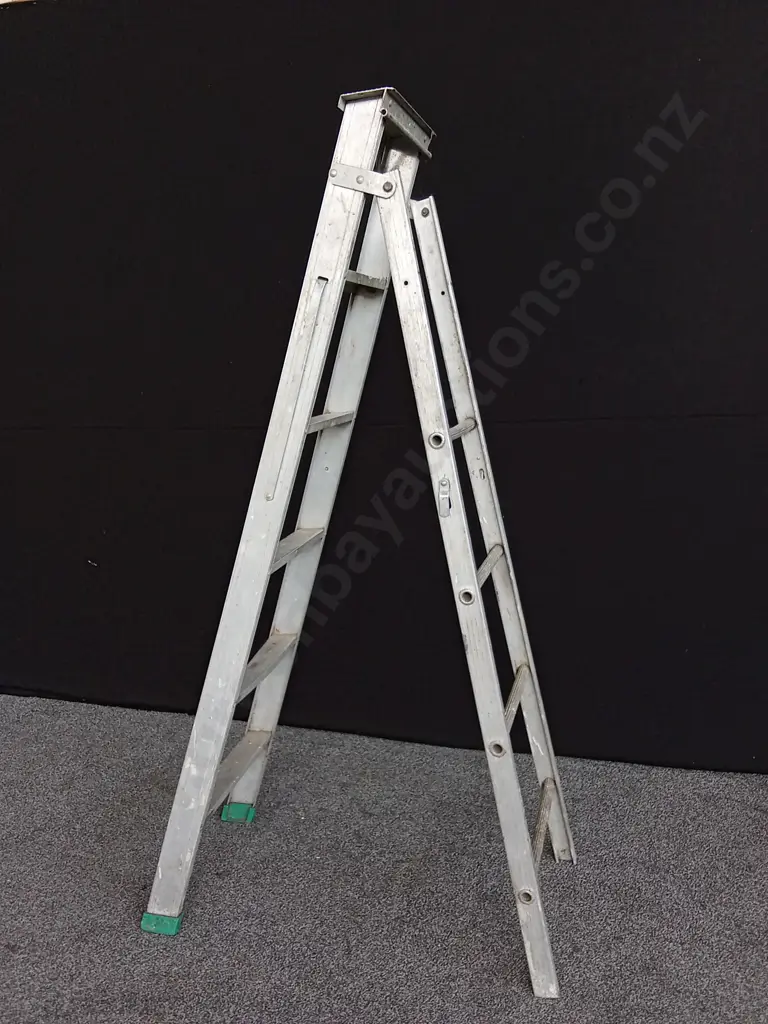 ALUMINIUM STEP LADDER H 1.81M Image 1++