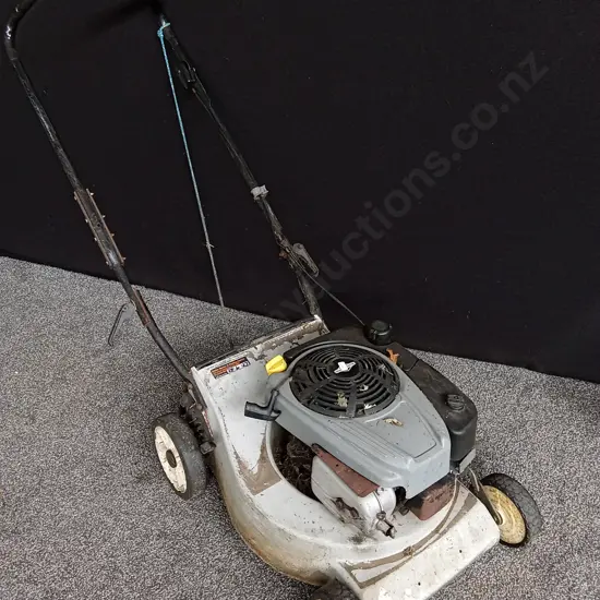 LAWNMOWER WITH BRIGGS AND STRATTON PETROL MOWER, ENGINE FREE BUT NOT STARTED