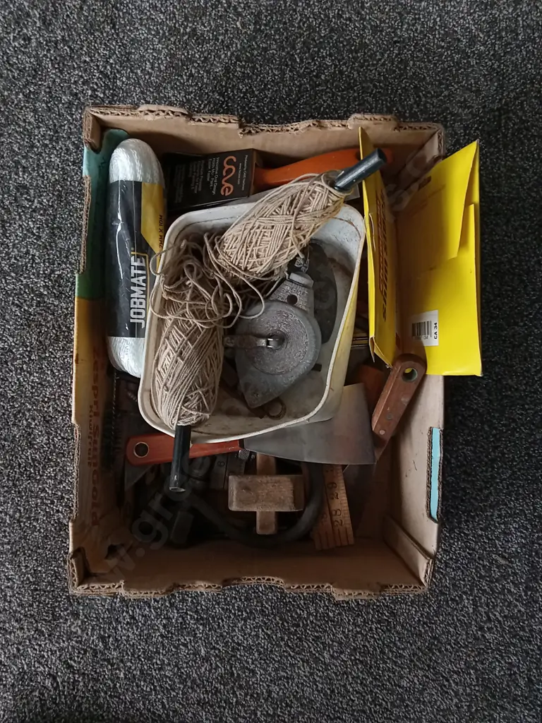 MIX OF VINTAGE TOOLS AND BUILDING EQUIPMENT Image 1++