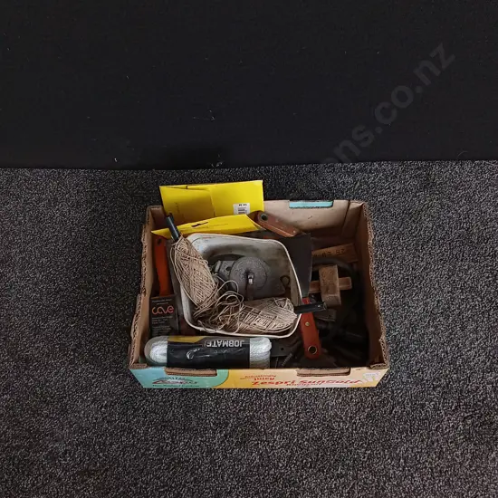 MIX OF VINTAGE TOOLS AND BUILDING EQUIPMENT