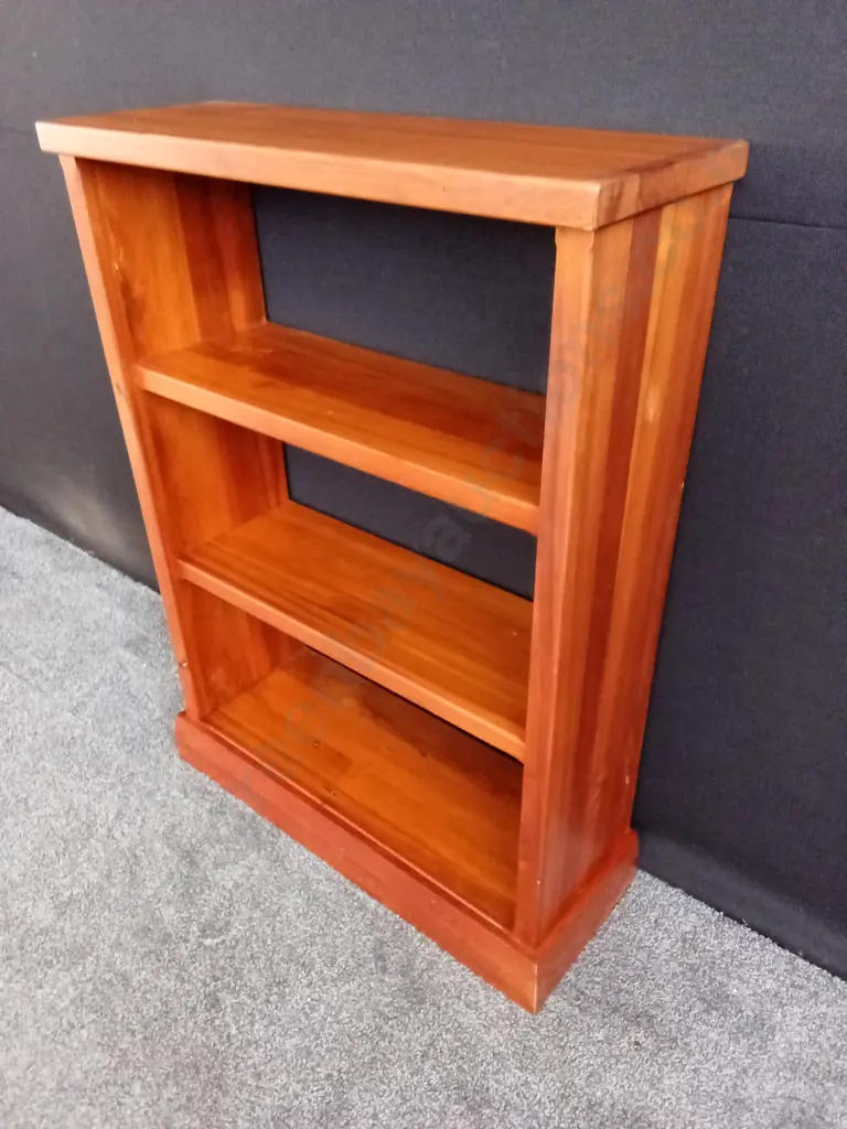 SOLID HANDMADE RIMU BOOKCASE 82CM WIDE X 115CM TALL SOLID AND VERY HEAVY Image 1++