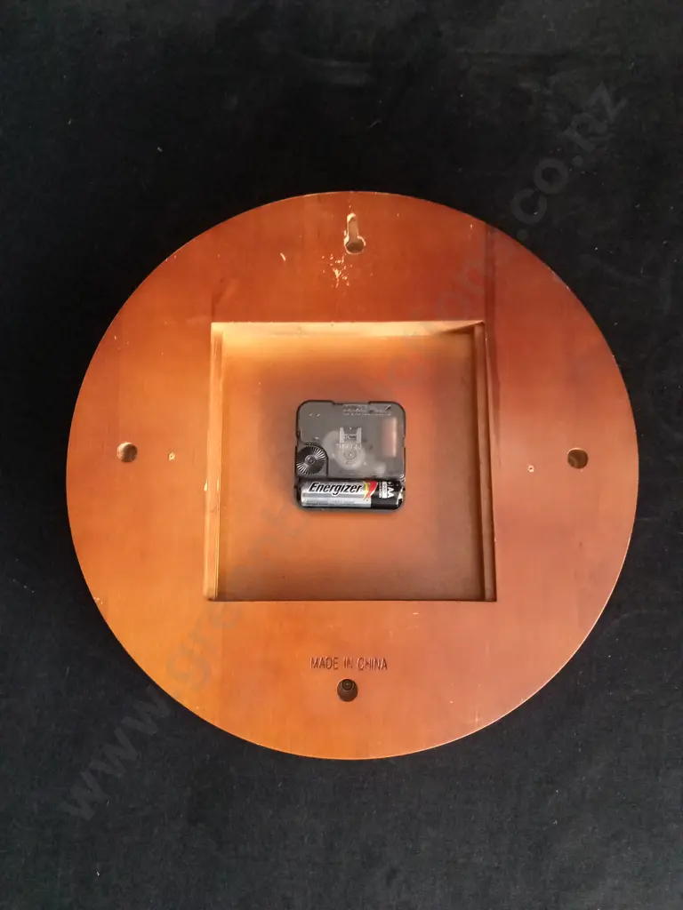 DERWENT QUARTZ WALL CLOCK Image 1++